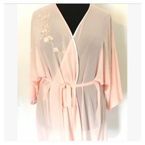 Embroidered Kimono Style Robe (PLUS SIZE)